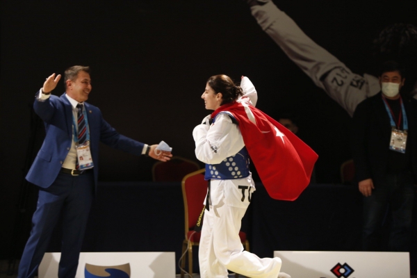 Our National Athlete Meryem Betül Çavdar won the gold medal!